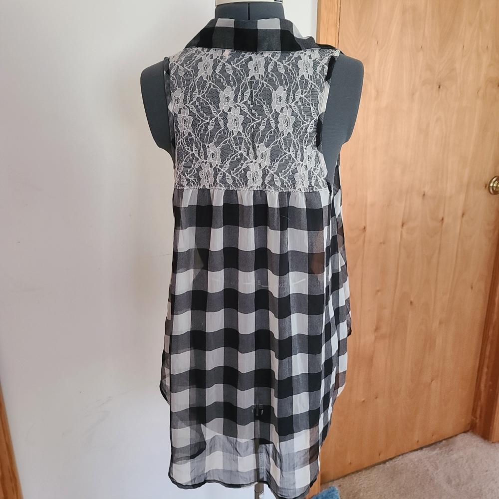 Button Down High-Low Blouse Tank Top Checker Lace